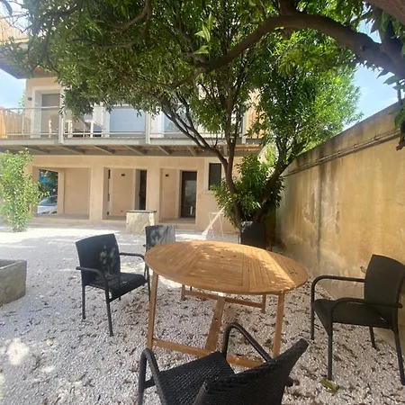 Apartment T3 Neuf Rdc Avec Terrasse Centre-ville Lavandou *