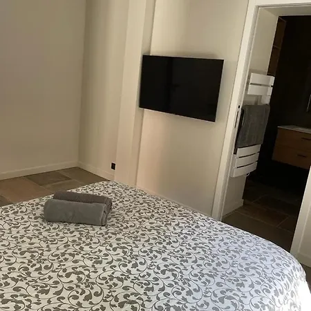 T3 Neuf Rdc Avec Terrasse Centre-ville Lavandou * Le Lavandou